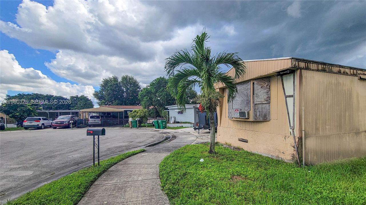 For Sale: $195,000 (2 beds, 2 baths, 1025 Square Feet)