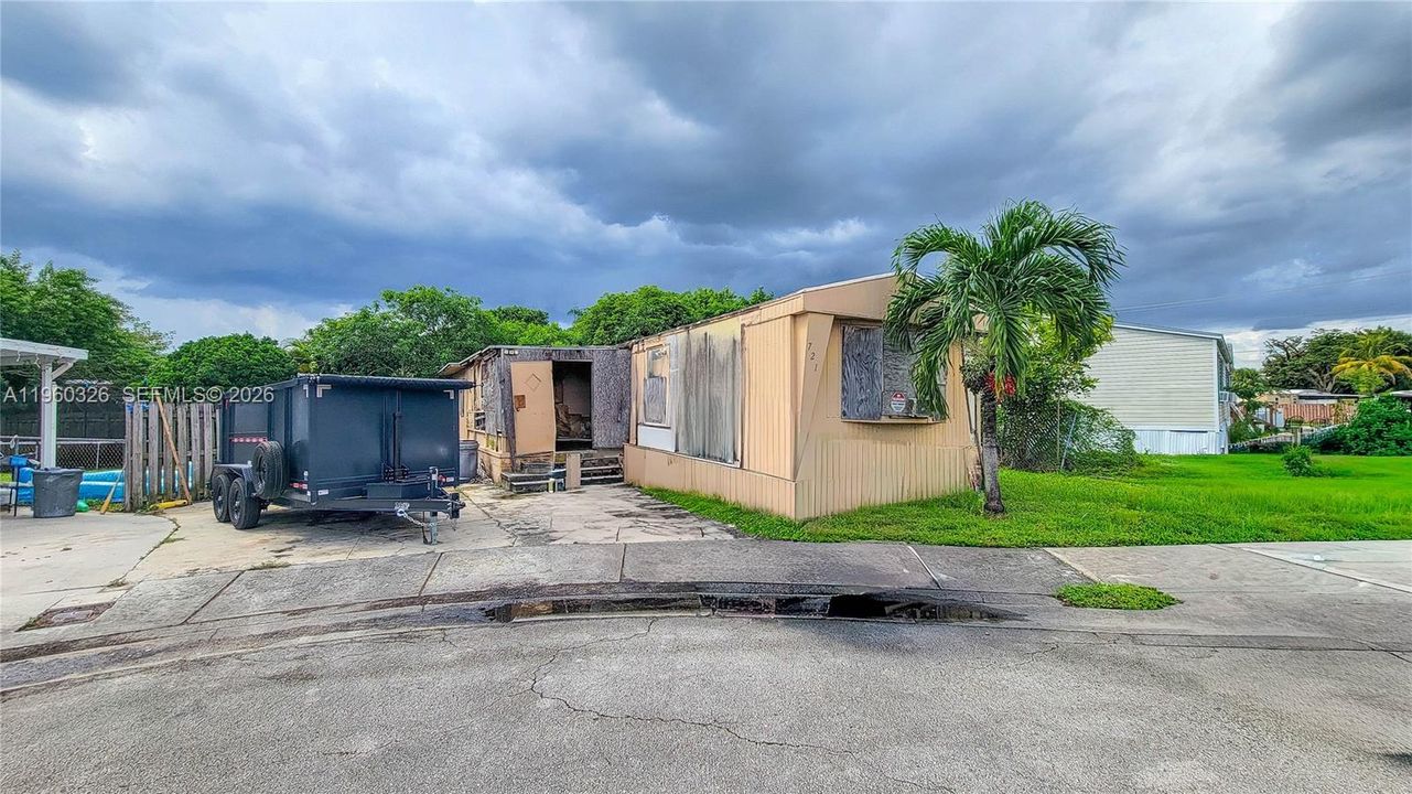 For Sale: $195,000 (2 beds, 2 baths, 1025 Square Feet)