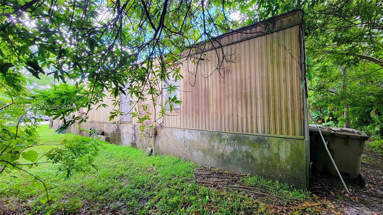 For Sale: $195,000 (2 beds, 2 baths, 1025 Square Feet)