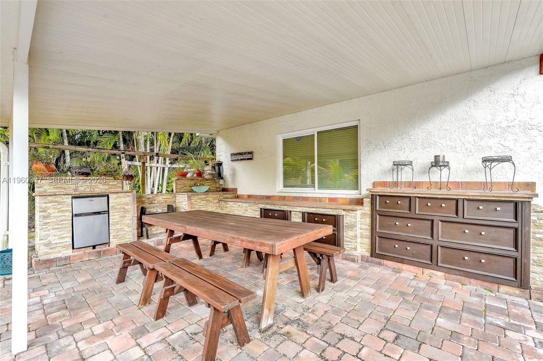 En Venta: $1,595,000 (4 camas, 2 baños, 3162 Pies cuadrados)