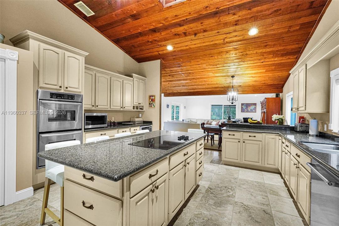 En Venta: $1,595,000 (4 camas, 2 baños, 3162 Pies cuadrados)