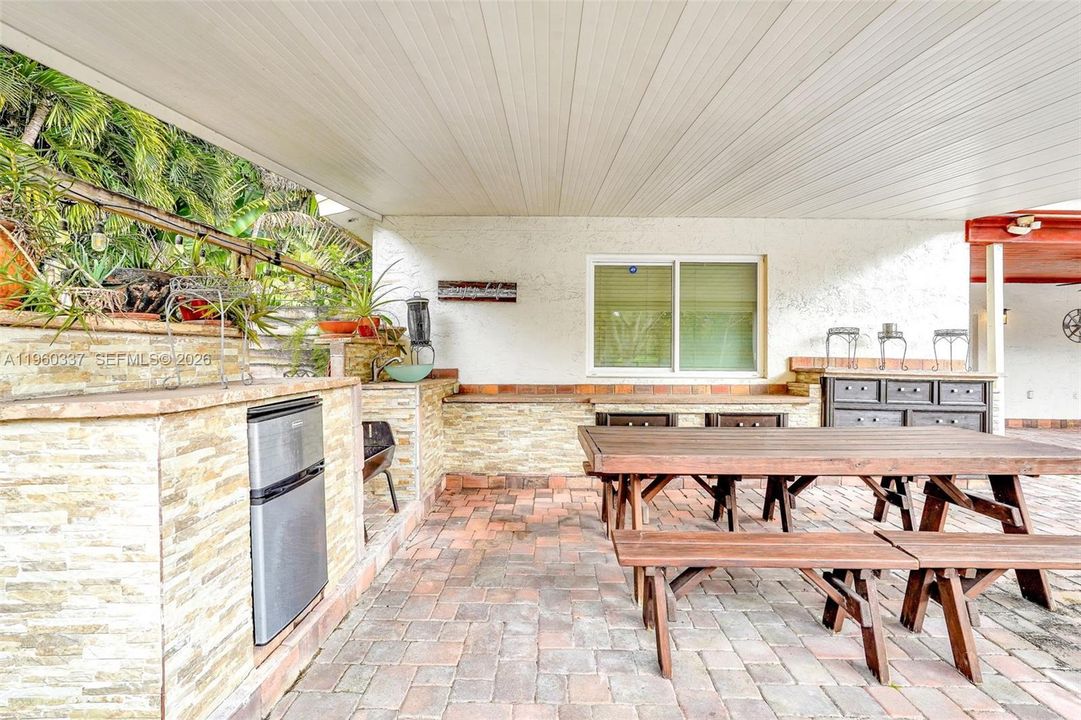 En Venta: $1,595,000 (4 camas, 2 baños, 3162 Pies cuadrados)