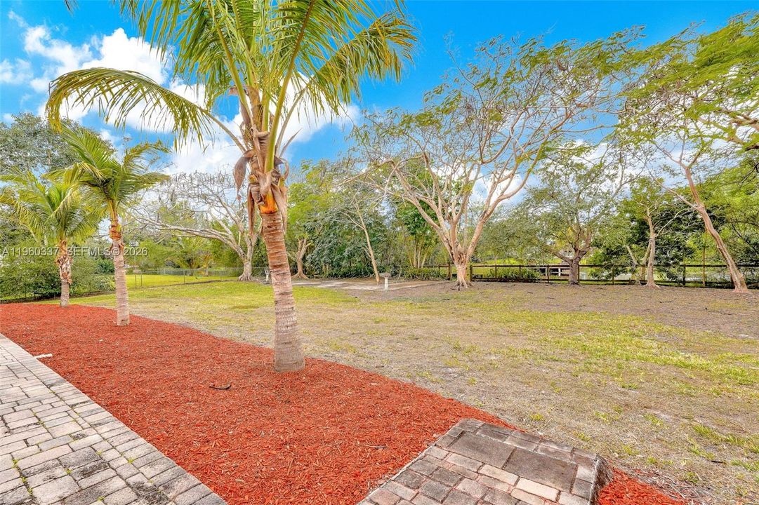 En Venta: $1,595,000 (4 camas, 2 baños, 3162 Pies cuadrados)