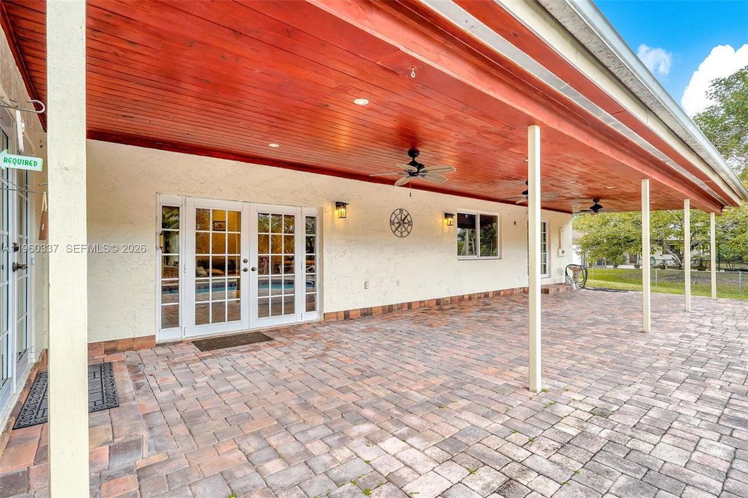 En Venta: $1,595,000 (4 camas, 2 baños, 3162 Pies cuadrados)
