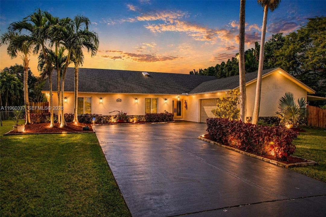 En Venta: $1,595,000 (4 camas, 2 baños, 3162 Pies cuadrados)