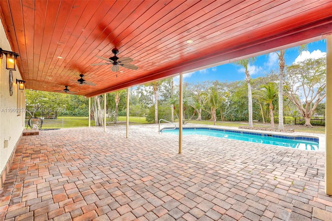 En Venta: $1,595,000 (4 camas, 2 baños, 3162 Pies cuadrados)