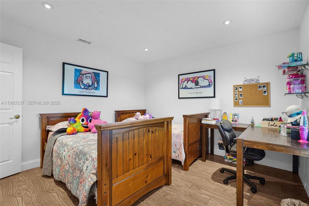 En Venta: $1,595,000 (4 camas, 2 baños, 3162 Pies cuadrados)