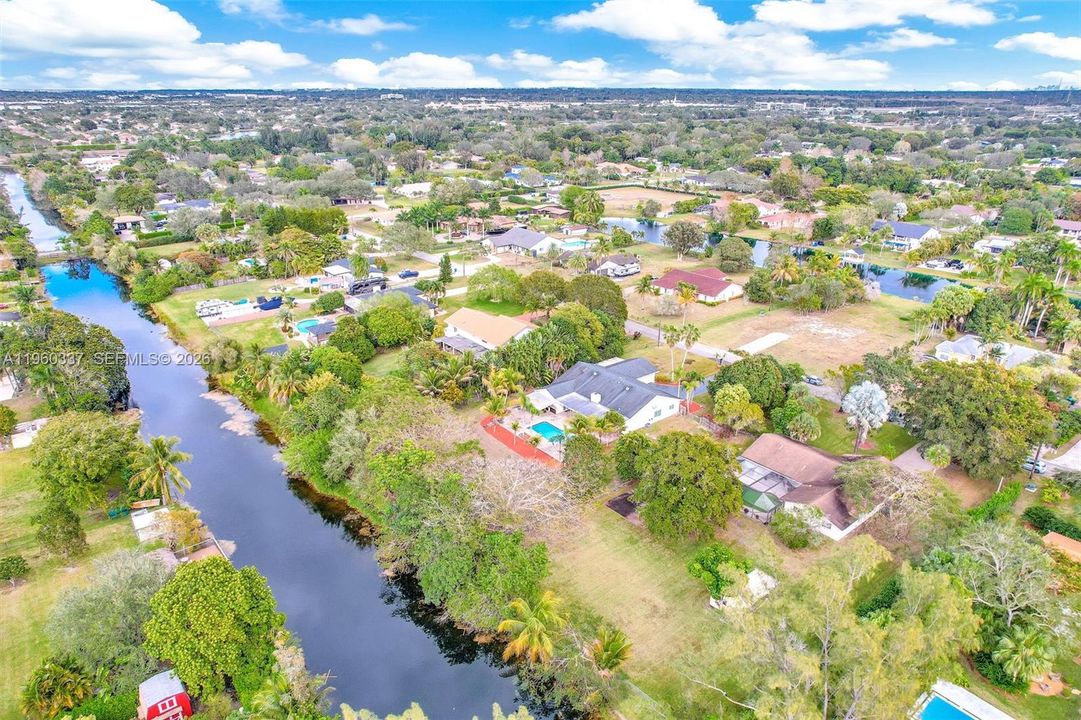 En Venta: $1,595,000 (4 camas, 2 baños, 3162 Pies cuadrados)