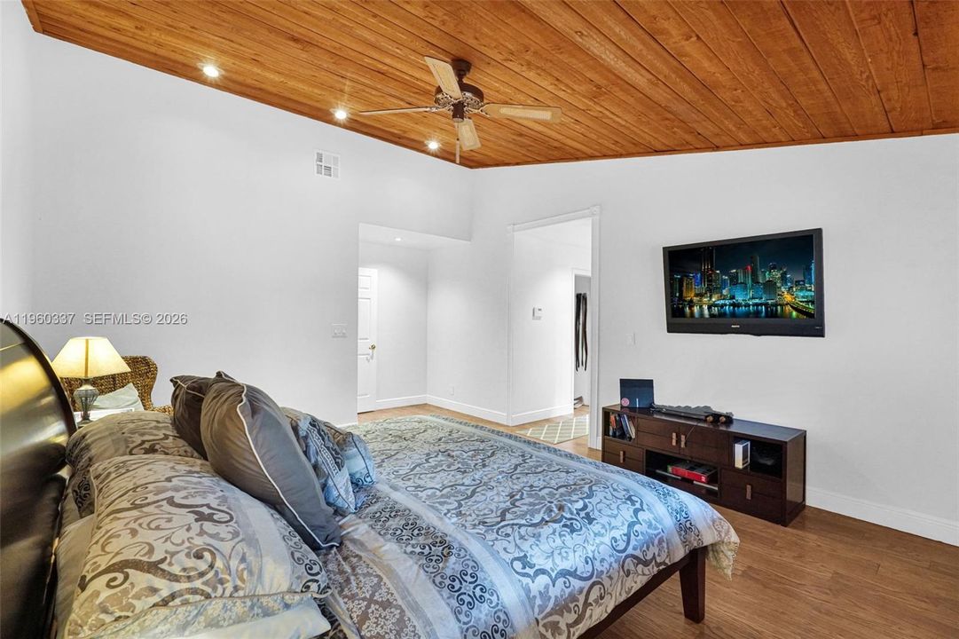 En Venta: $1,595,000 (4 camas, 2 baños, 3162 Pies cuadrados)