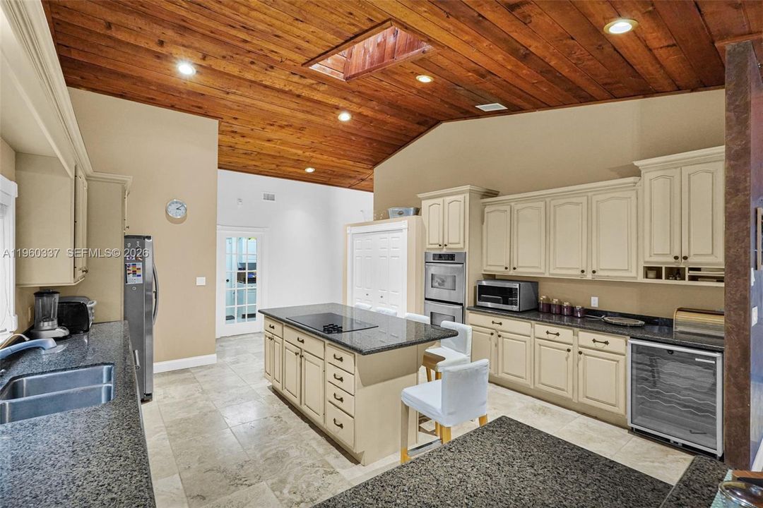 En Venta: $1,595,000 (4 camas, 2 baños, 3162 Pies cuadrados)