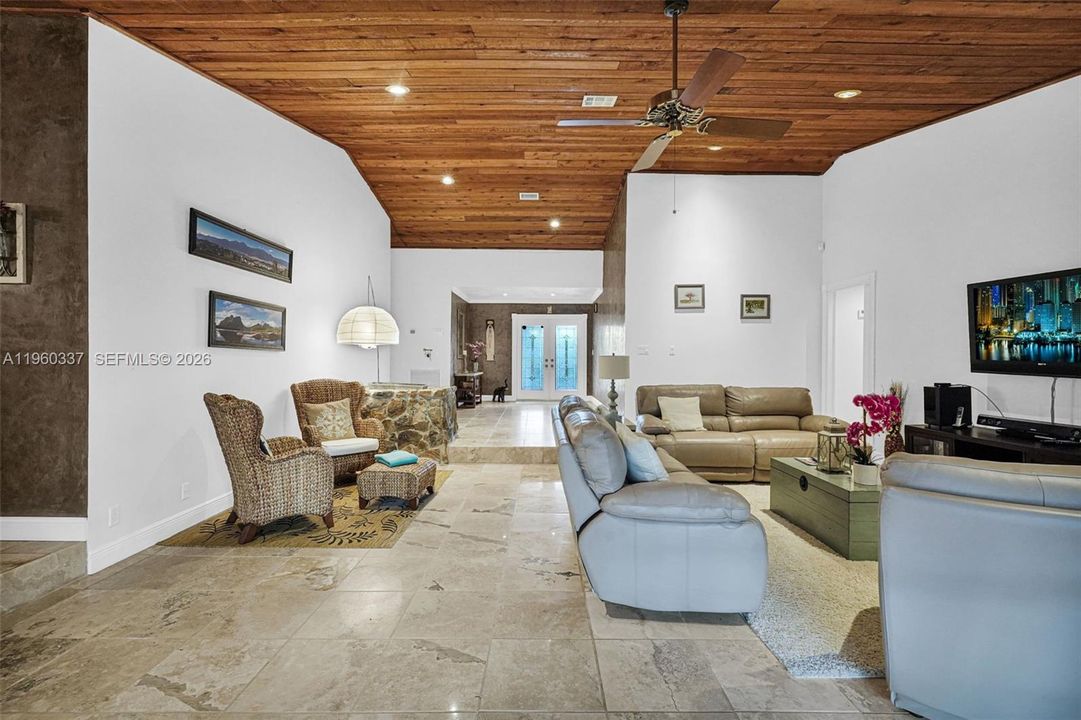 En Venta: $1,595,000 (4 camas, 2 baños, 3162 Pies cuadrados)
