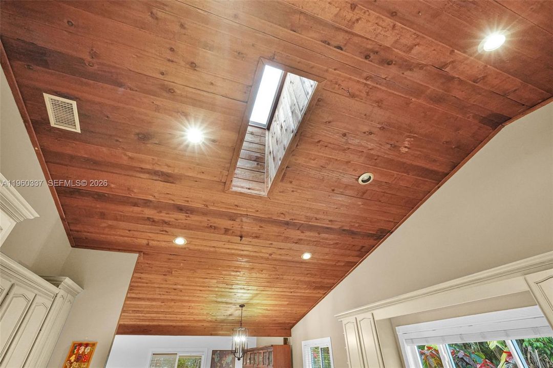 En Venta: $1,595,000 (4 camas, 2 baños, 3162 Pies cuadrados)