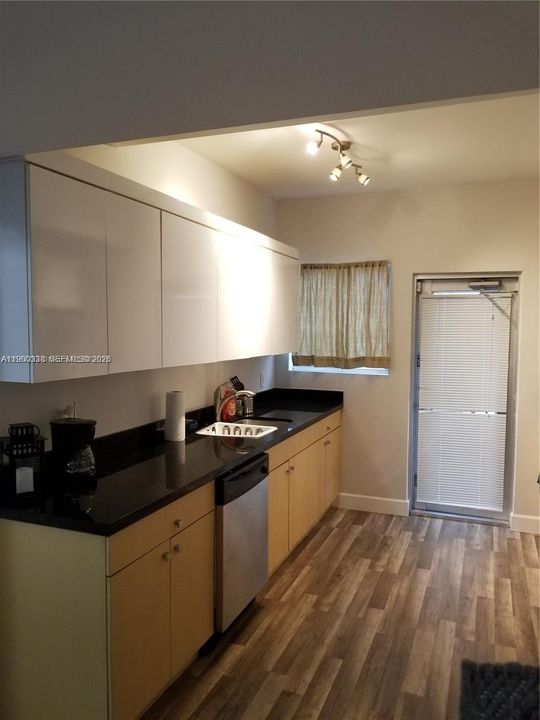 En Venta: $215,000 (0 camas, 1 baños, 472 Pies cuadrados)