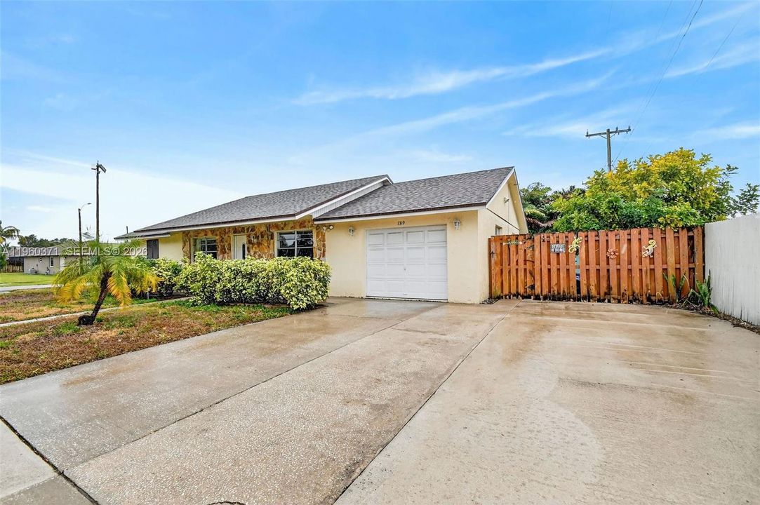 Recently Sold: $429,000 (3 beds, 2 baths, 1176 Square Feet)