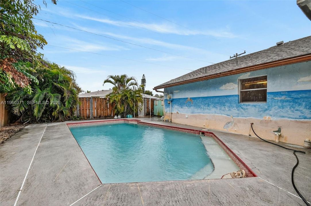 Recently Sold: $429,000 (3 beds, 2 baths, 1176 Square Feet)