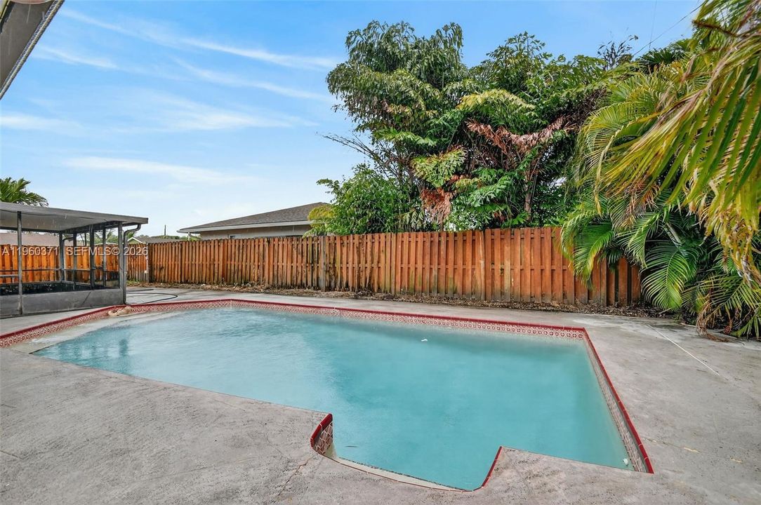 Recently Sold: $429,000 (3 beds, 2 baths, 1176 Square Feet)