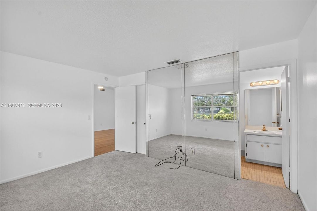 Recently Sold: $429,000 (3 beds, 2 baths, 1176 Square Feet)