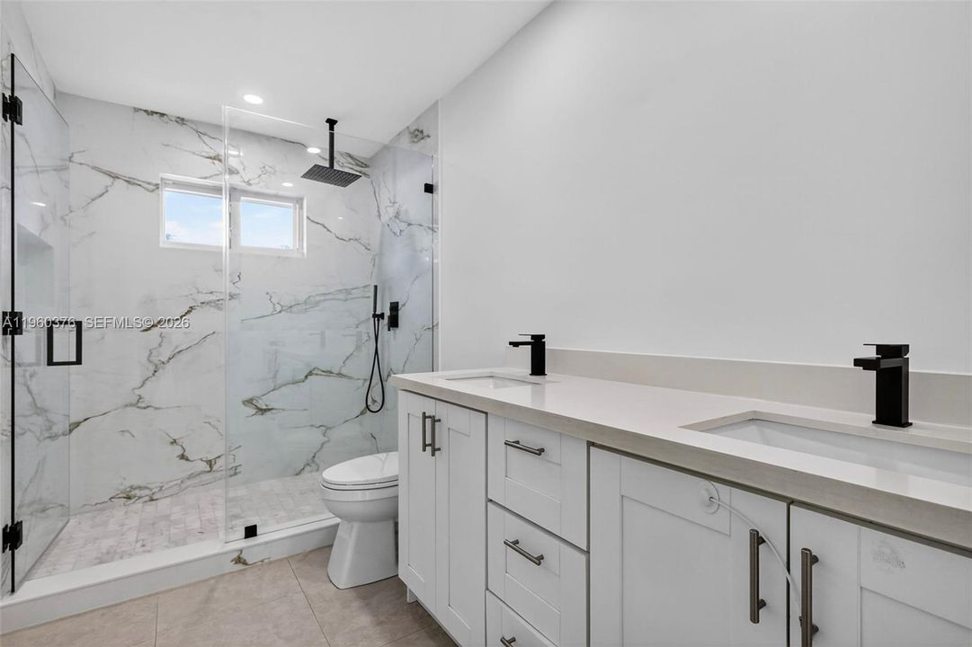 Recently Rented: $5,500 (5 beds, 3 baths, 1999 Square Feet)