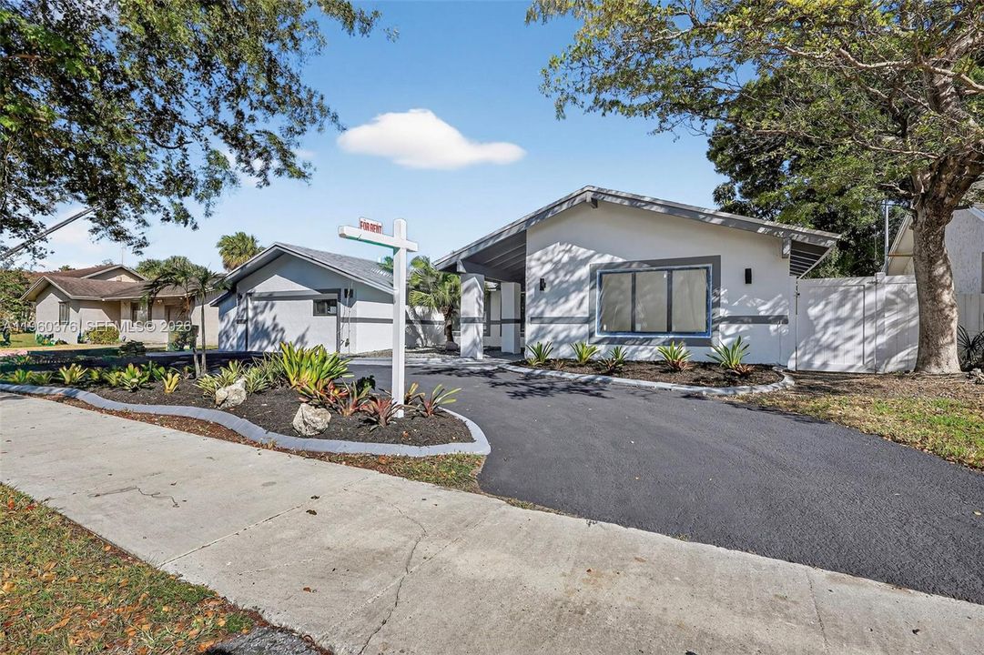 Recently Rented: $5,500 (5 beds, 3 baths, 1999 Square Feet)