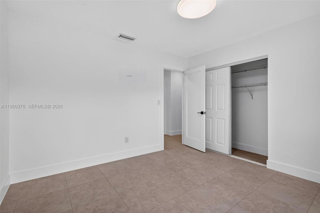 Recently Rented: $5,500 (5 beds, 3 baths, 1999 Square Feet)