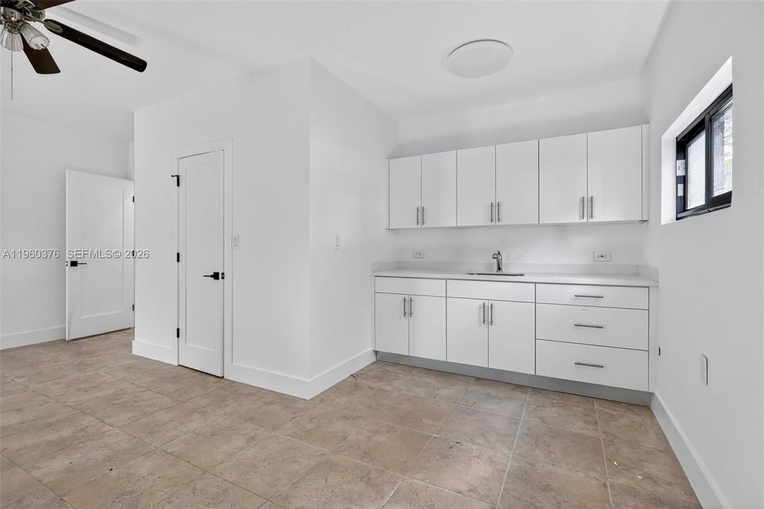 Recently Rented: $5,500 (5 beds, 3 baths, 1999 Square Feet)