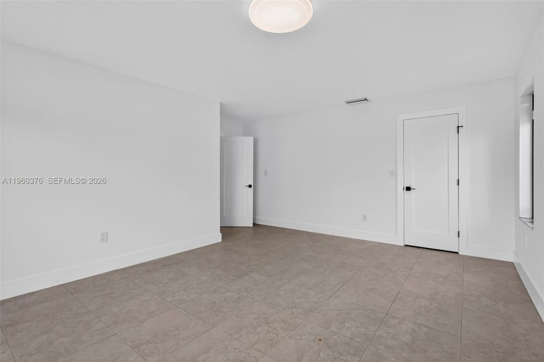 Recently Rented: $5,500 (5 beds, 3 baths, 1999 Square Feet)