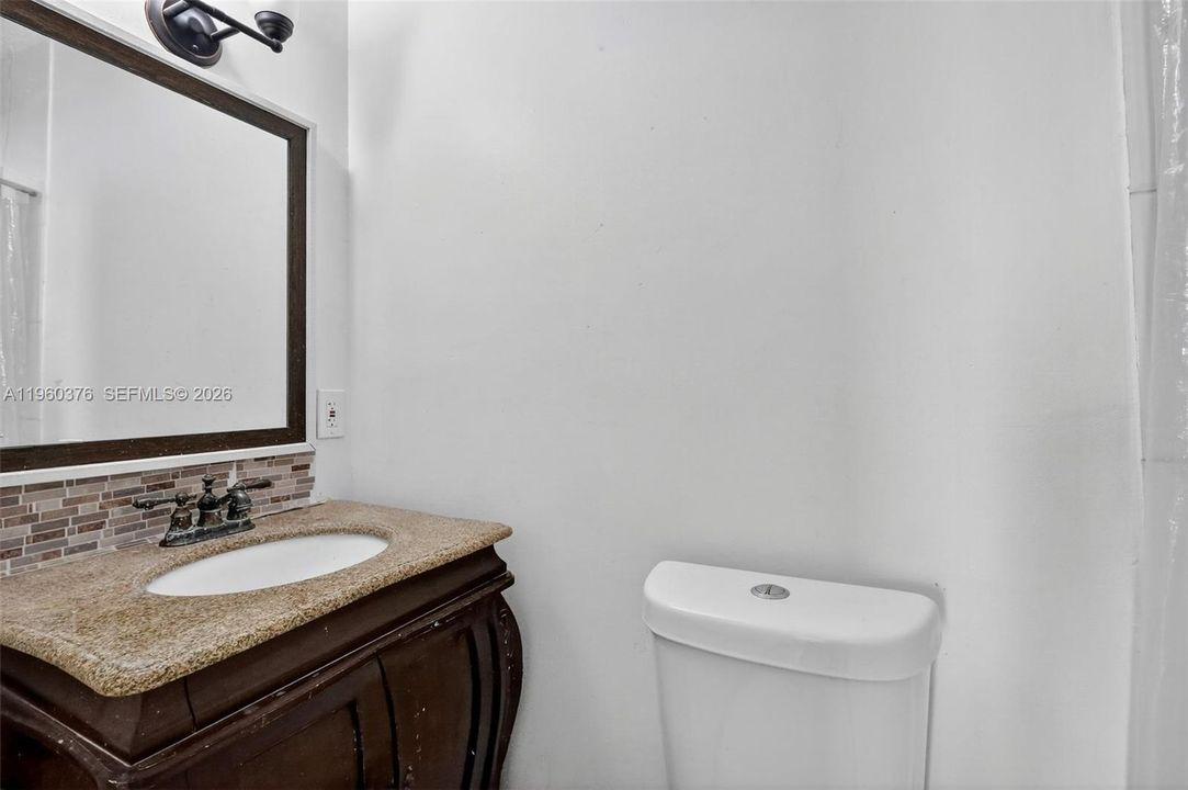 Recently Rented: $5,500 (5 beds, 3 baths, 1999 Square Feet)