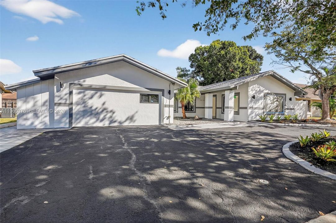 Recently Rented: $5,500 (5 beds, 3 baths, 1999 Square Feet)
