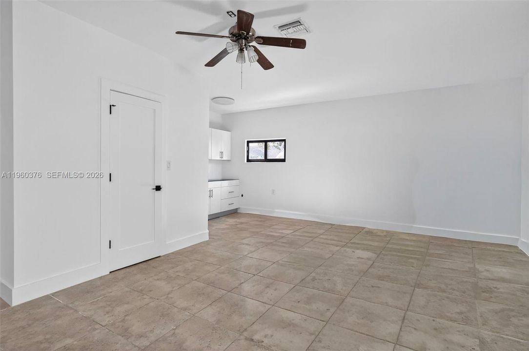 Recently Rented: $5,500 (5 beds, 3 baths, 1999 Square Feet)