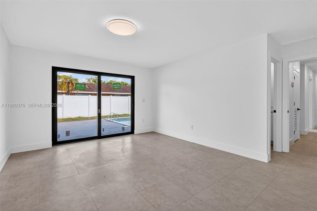 Recently Rented: $5,500 (5 beds, 3 baths, 1999 Square Feet)