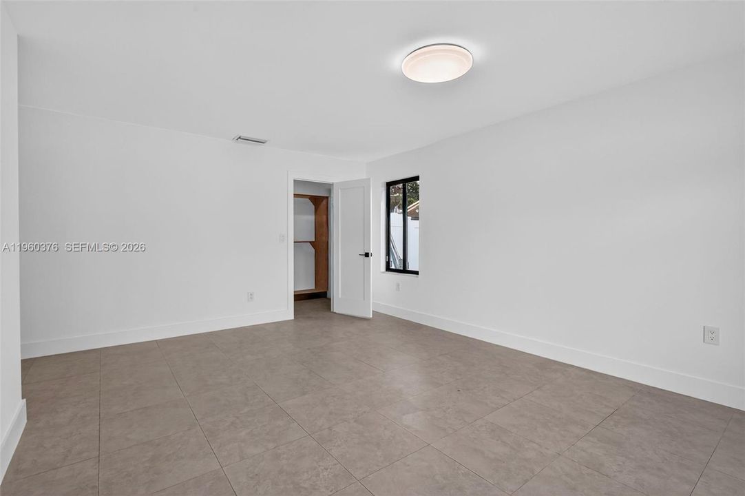 Recently Rented: $5,500 (5 beds, 3 baths, 1999 Square Feet)