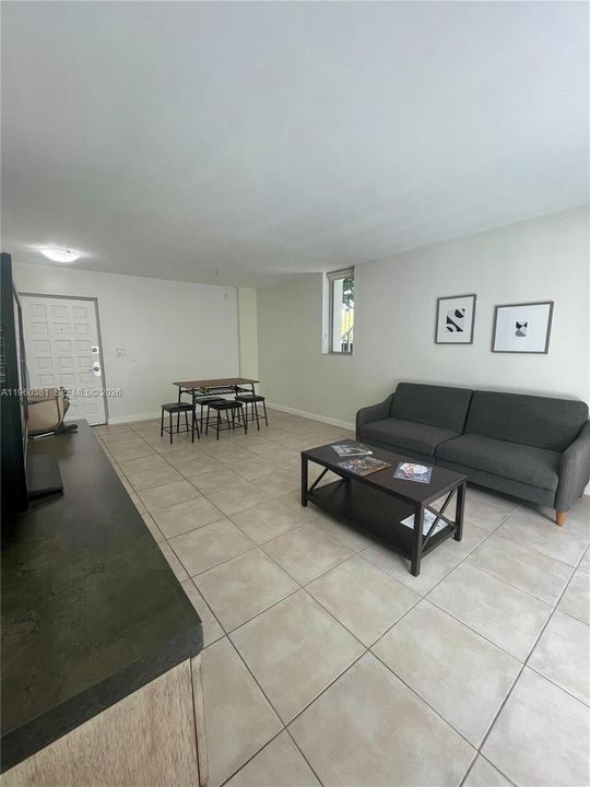 En Venta: $349,000 (1 camas, 1 baños, 775 Pies cuadrados)