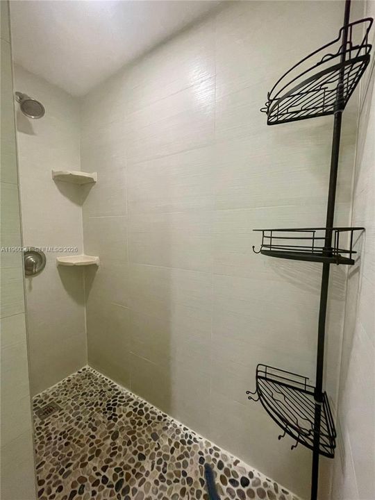 En Venta: $349,000 (1 camas, 1 baños, 775 Pies cuadrados)