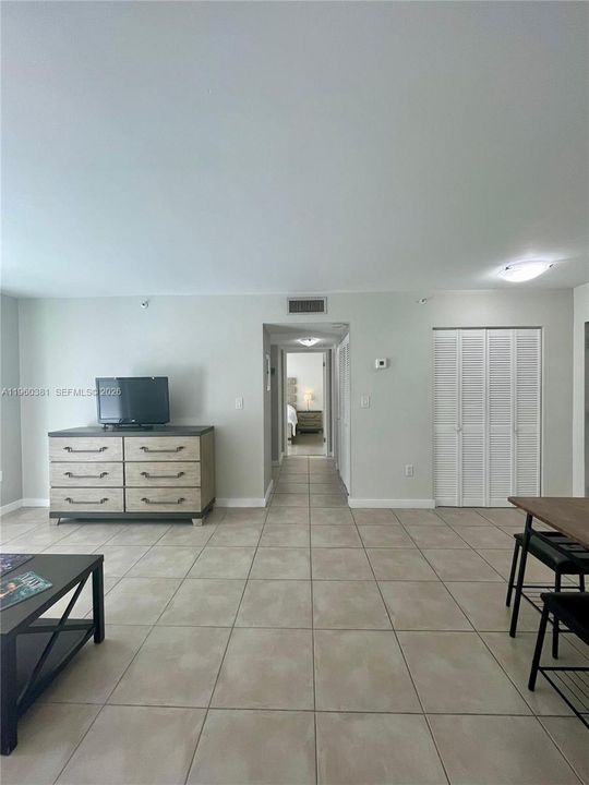 En Venta: $349,000 (1 camas, 1 baños, 775 Pies cuadrados)