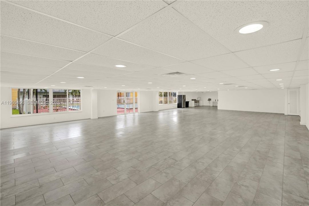 На продажу: $239,900 (2 спален, 2 ванн, 903 Квадратных фут)