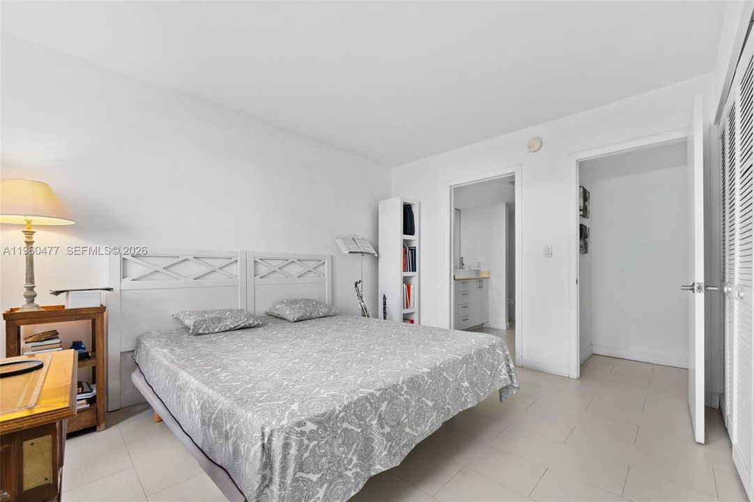 En Venta: $740,000 (3 camas, 2 baños, 1100 Pies cuadrados)