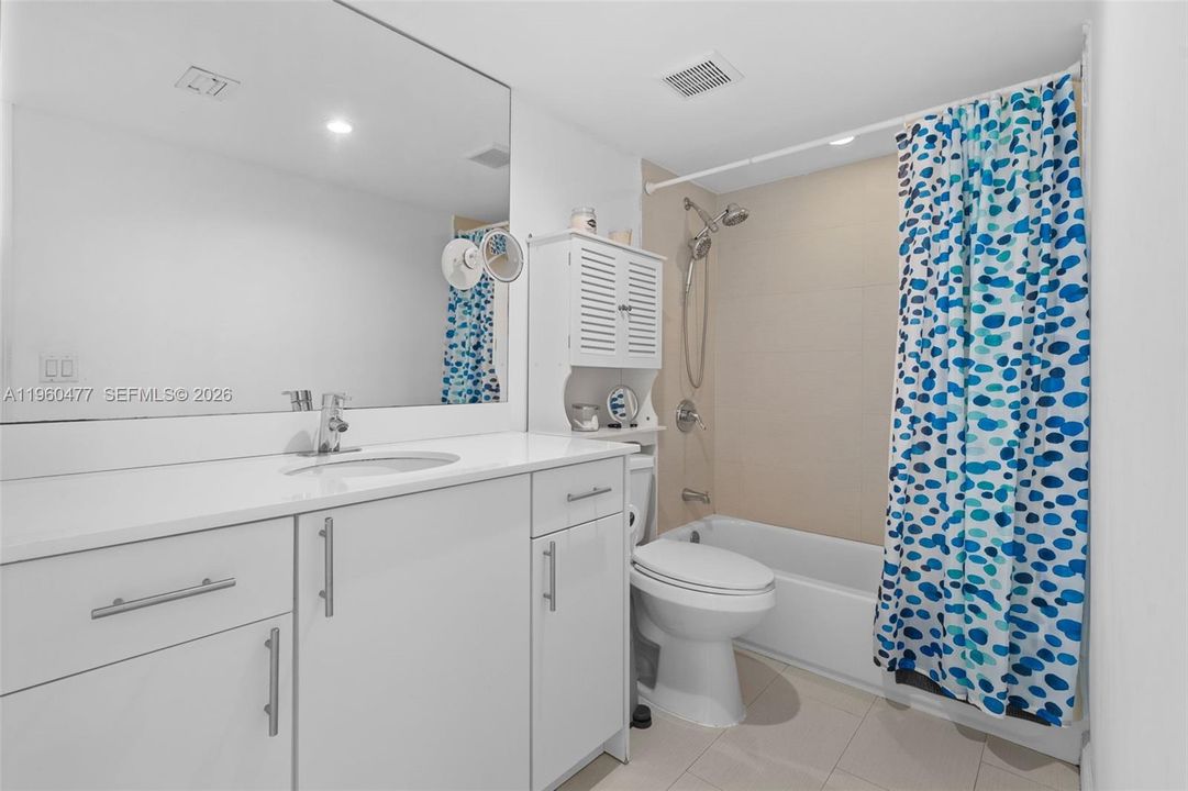 En Venta: $740,000 (3 camas, 2 baños, 1100 Pies cuadrados)