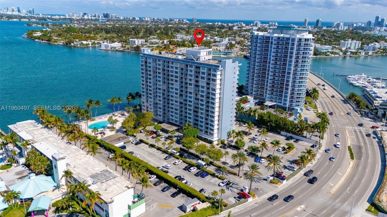 For Sale: $251,900 (1 beds, 1 baths, 940 Square Feet)