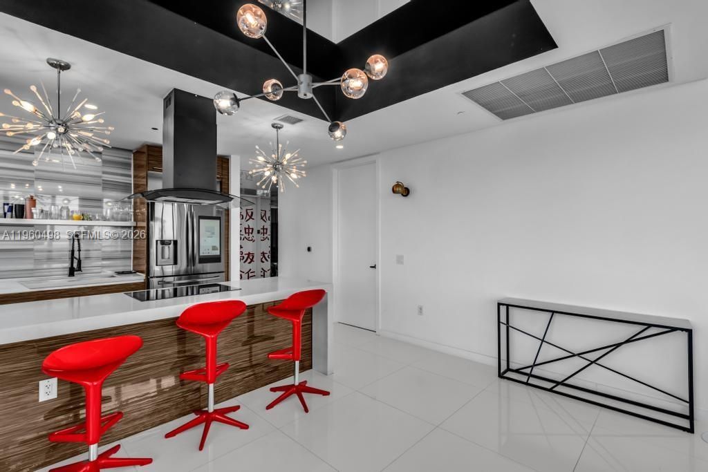 For Sale: $939,000 (2 beds, 2 baths, 1647 Square Feet)