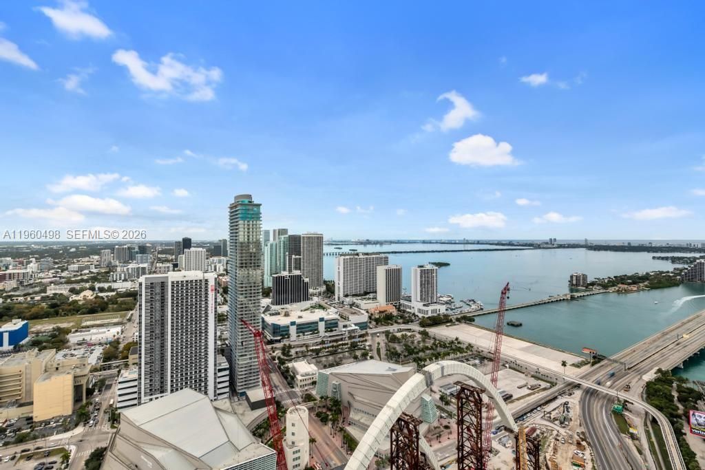 For Sale: $939,000 (2 beds, 2 baths, 1647 Square Feet)
