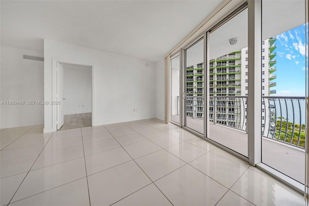 En Venta: $539,000 (2 camas, 2 baños, 1048 Pies cuadrados)