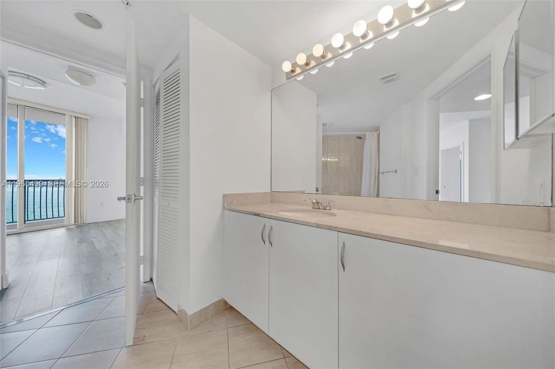 En Venta: $539,000 (2 camas, 2 baños, 1048 Pies cuadrados)