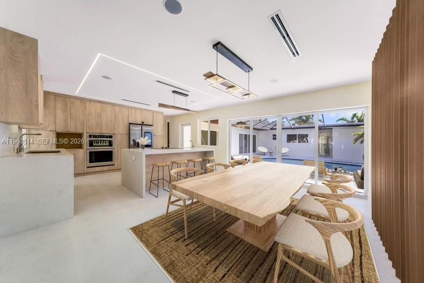 For Sale: $1,150,000 (4 beds, 3 baths, 2749 Square Feet)