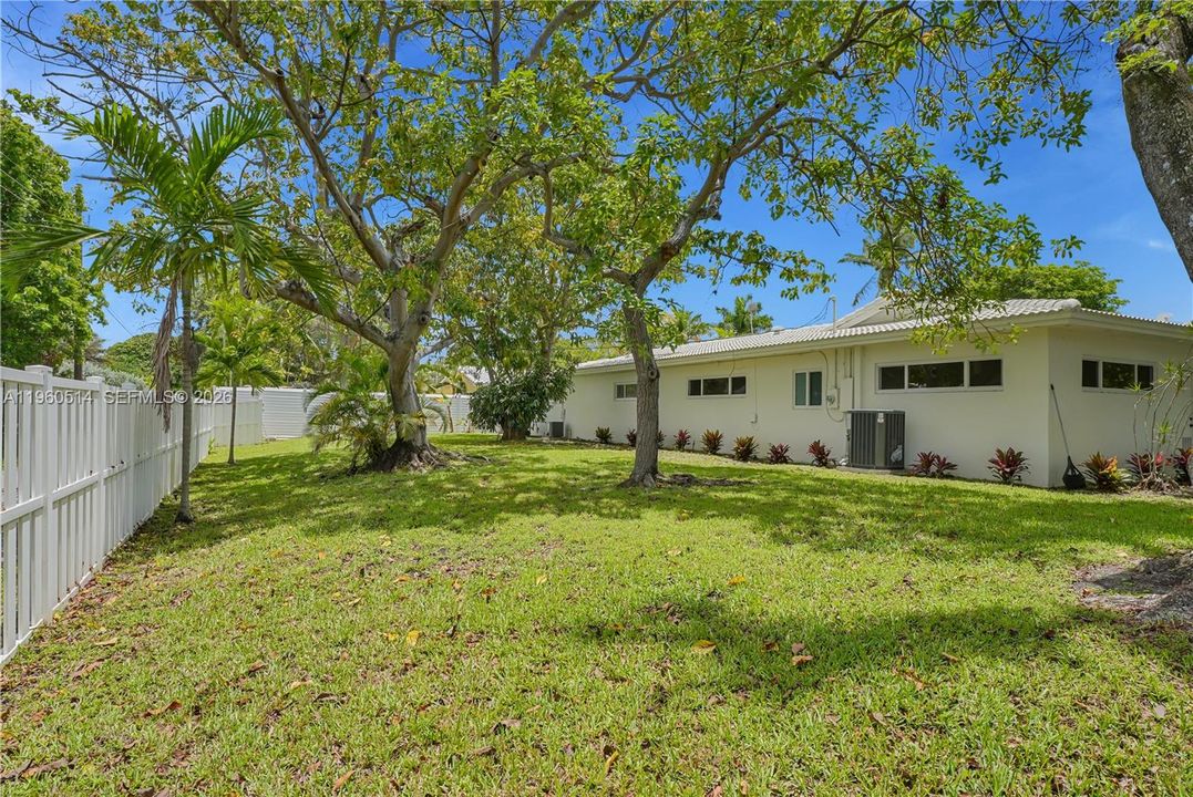For Sale: $1,150,000 (4 beds, 3 baths, 2749 Square Feet)