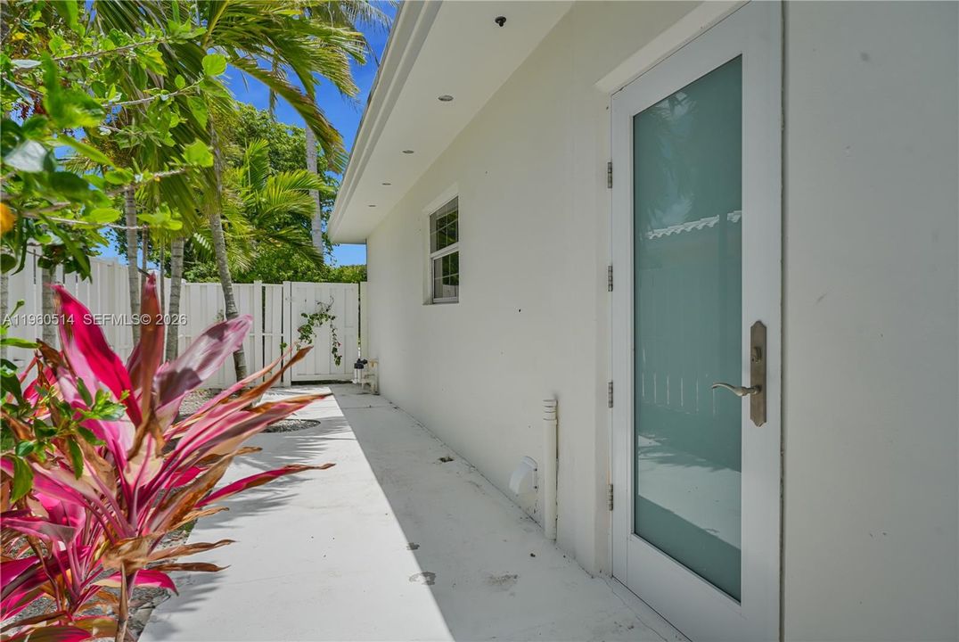 For Sale: $1,150,000 (4 beds, 3 baths, 2749 Square Feet)