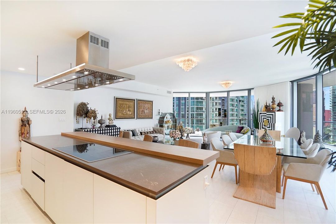 En Venta: $1,999,000 (3 camas, 3 baños, 1909 Pies cuadrados)