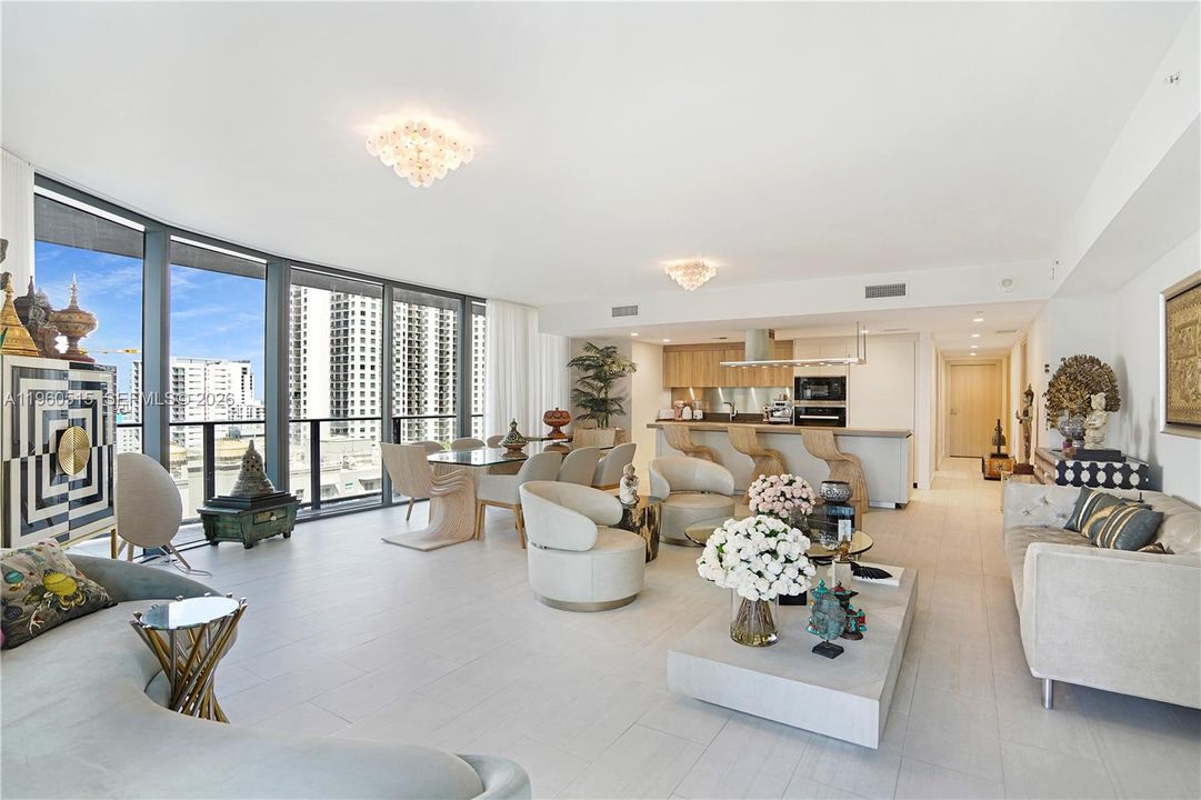 En Venta: $1,999,000 (3 camas, 3 baños, 1909 Pies cuadrados)