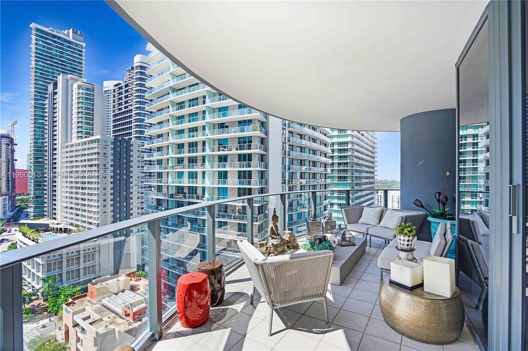 En Venta: $1,999,000 (3 camas, 3 baños, 1909 Pies cuadrados)
