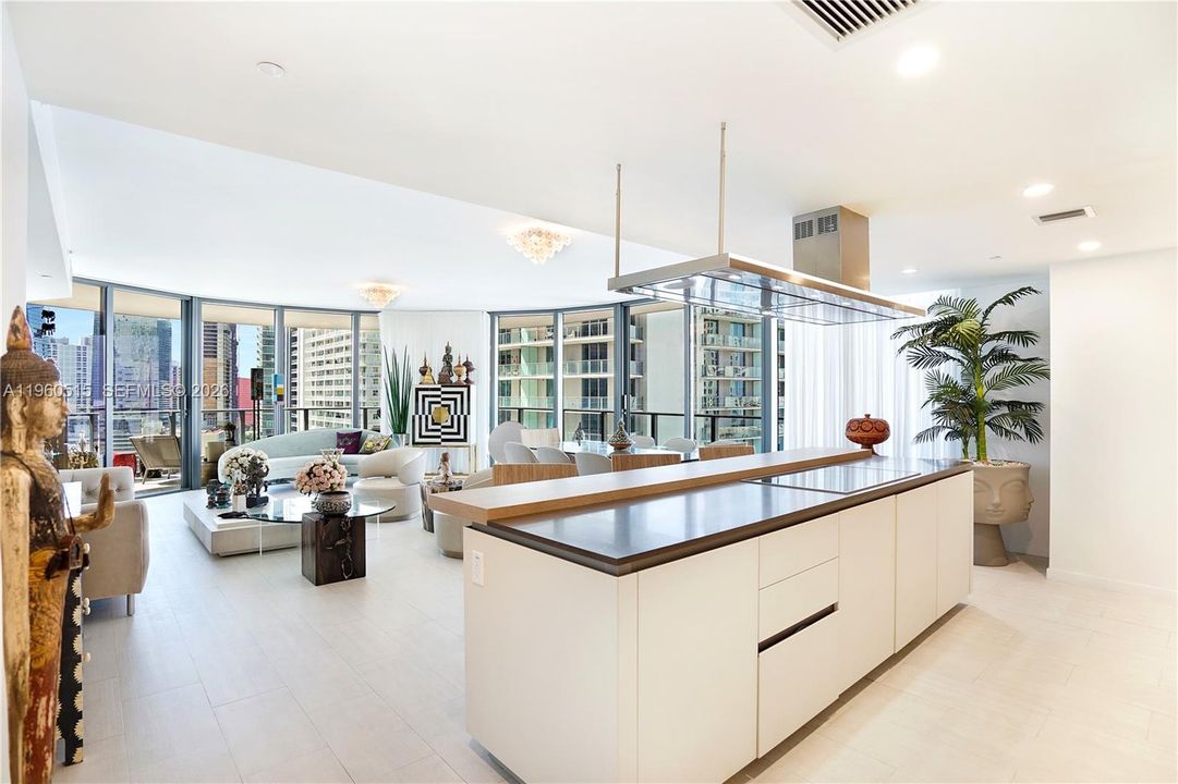En Venta: $1,999,000 (3 camas, 3 baños, 1909 Pies cuadrados)