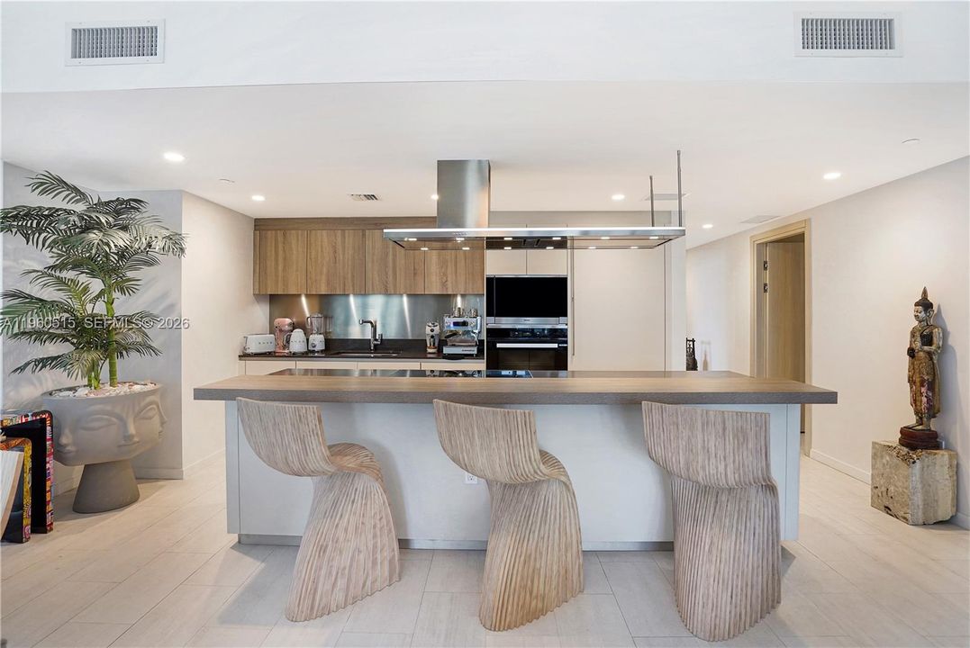En Venta: $1,999,000 (3 camas, 3 baños, 1909 Pies cuadrados)